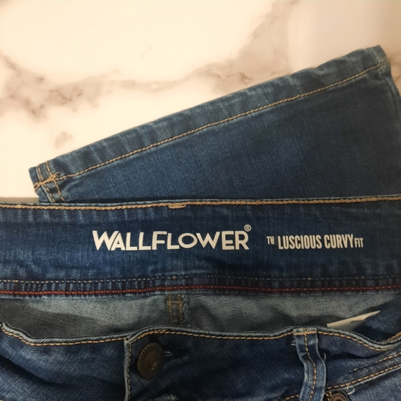 Wallflower Luscious Curvy Women's Jeans Size 17 Blue Denim Boot Cut 34x31 - Picture 8 of 10